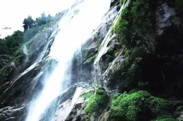 李炳军参加六盘水代表团审议