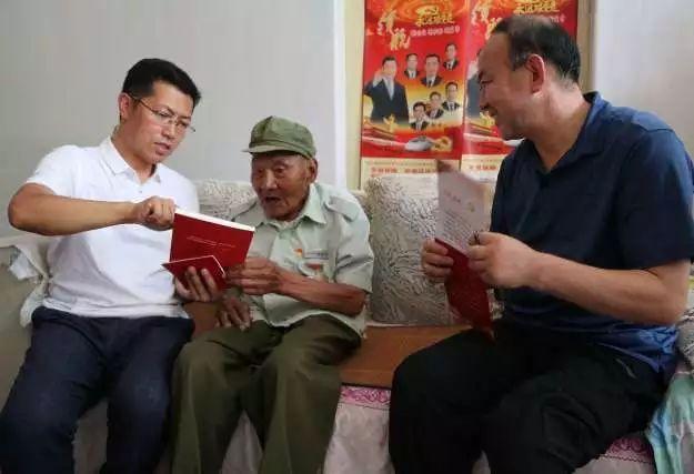 阿图什市召开2023年度党(工)委书记抓基层党建述职评议考核会